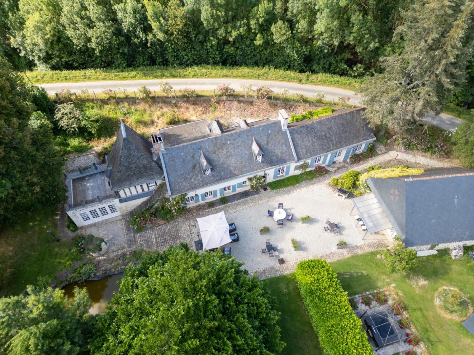 Le Mouton Bed and Breakfast Blaison Exteriör bild