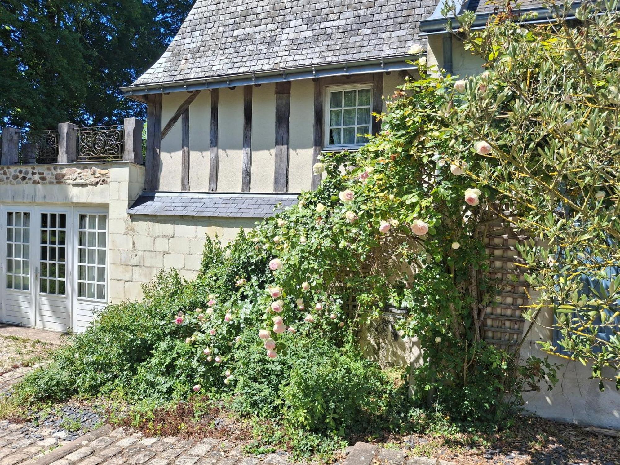 Le Mouton Bed and Breakfast Blaison Exteriör bild
