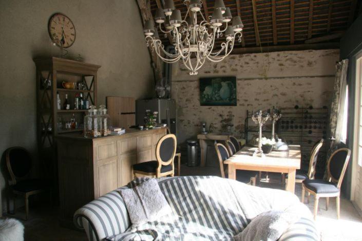Le Mouton Bed and Breakfast Blaison Exteriör bild